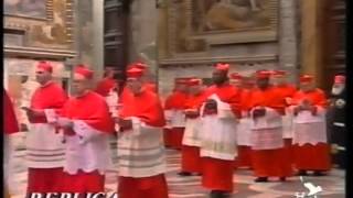 Litanie dei Santi  processione del Conclave 2005 [upl. by Lawtun]